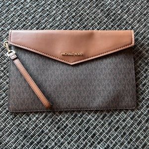 Michael Kors Clutch
